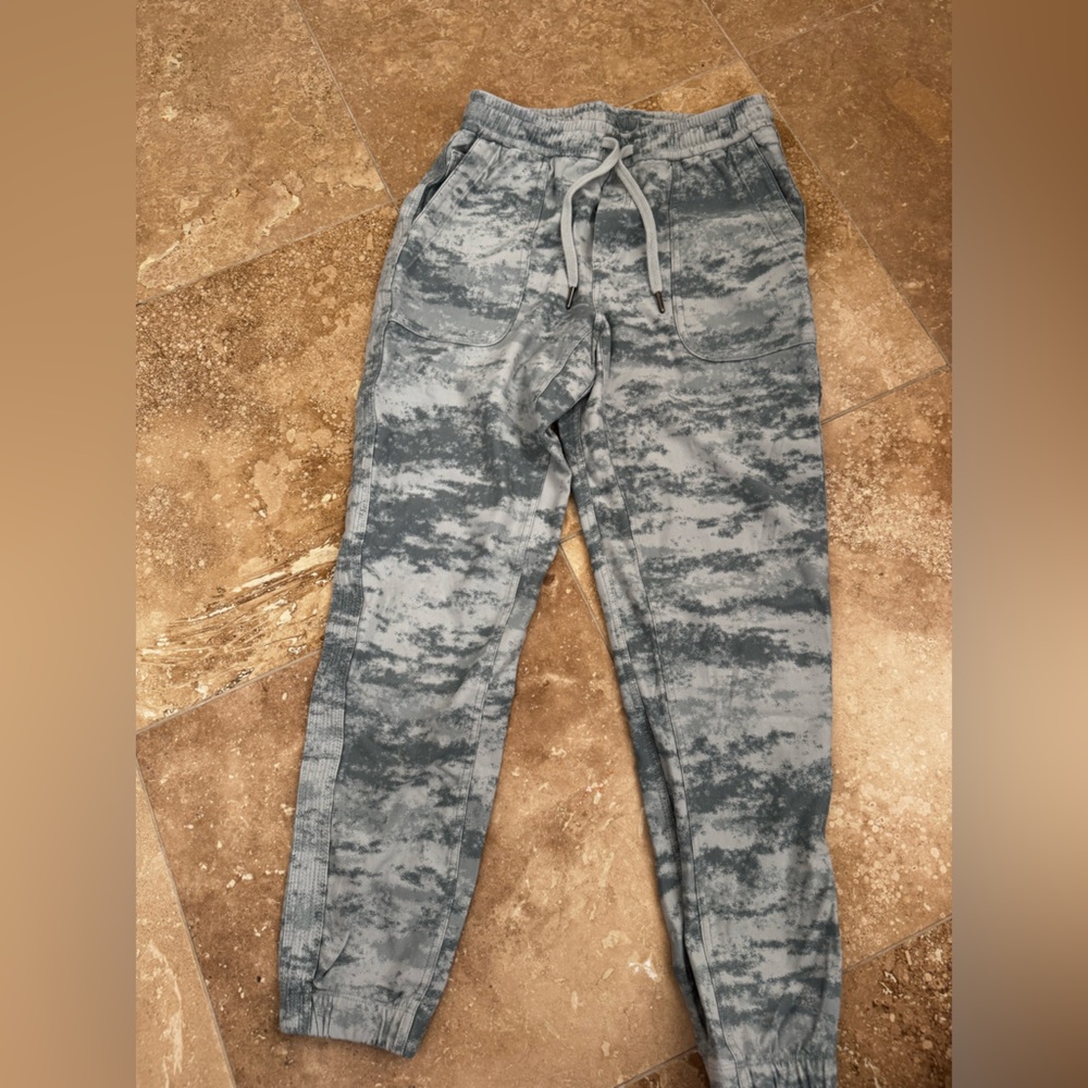 Green Athleta Marble-Print Jogger Pants